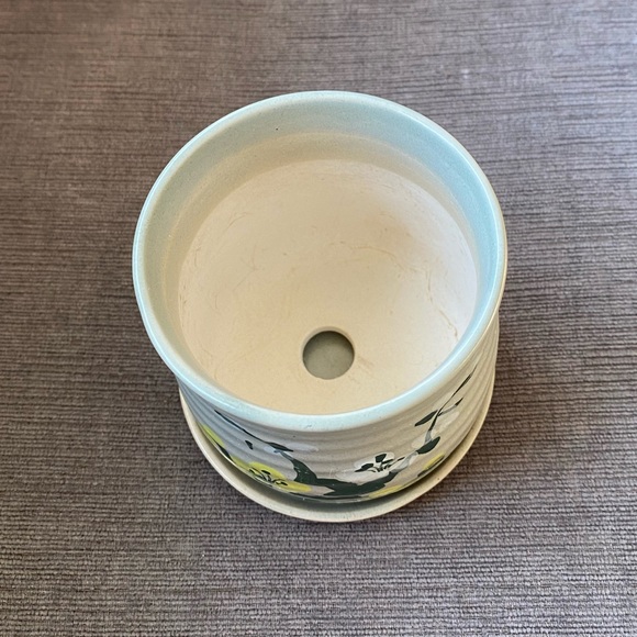 Vintage Small Planter with hand painted florals made in Korea - Picture 3 of 7